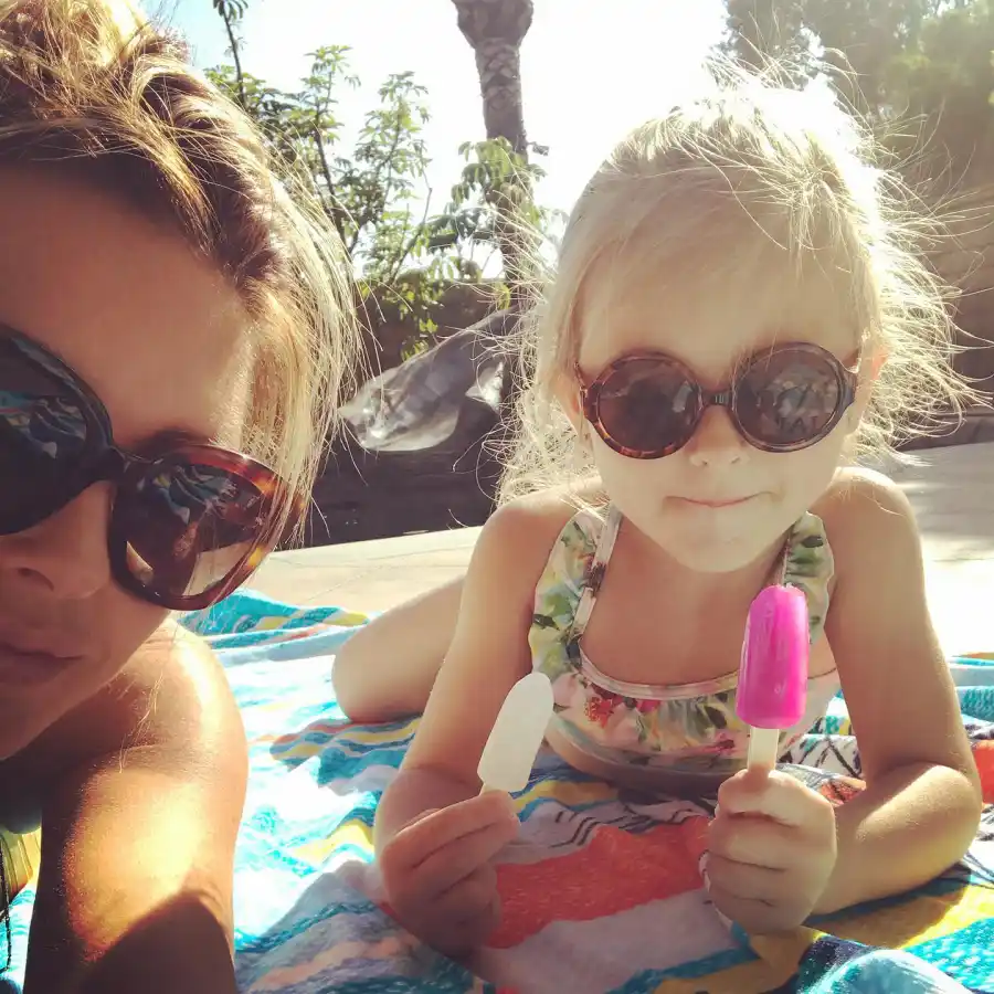 Stars Snacking Poolside See Celebrities Eating by the Water