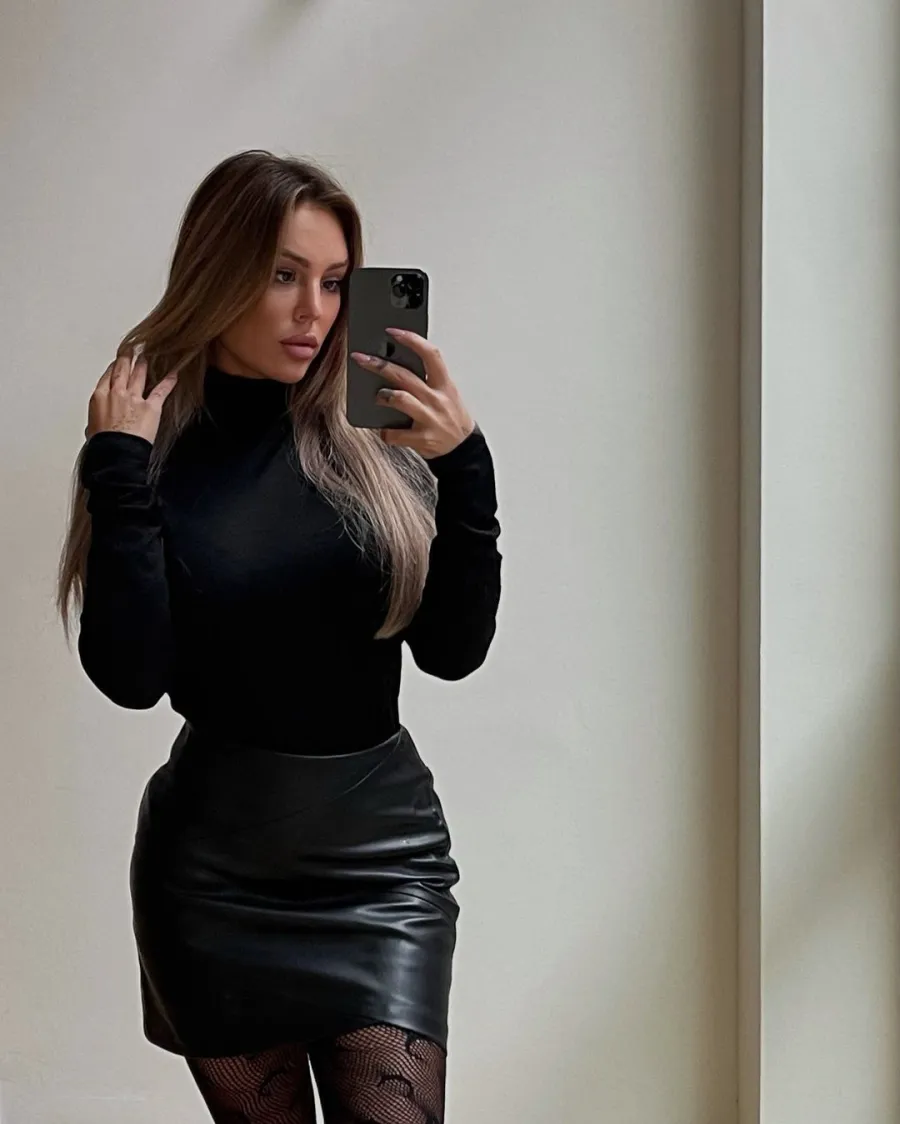 Who Is Samantha Abdul 5 Things to Know About the Tattoo Artist Who Is Spending Time With Selling Sunsets Brett Oppenheim