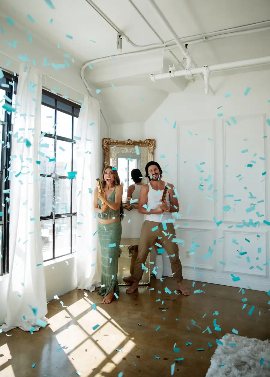 Dancing With the Stars’ Jenna Johnson Reveals Sex of 1st Child With Husband Val Chmerkovskiy