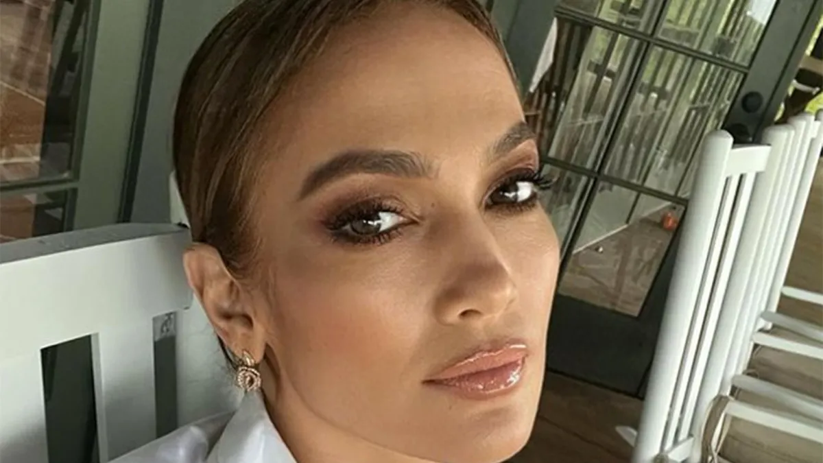 jennifer-lopez-jlo-beauty-that-star-filter