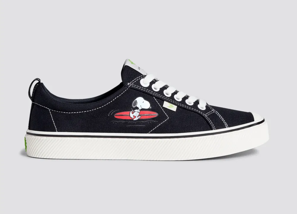 Snoopy surfing sneaker