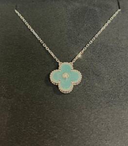 VCA Holiday Pendant 2023,Van Cleef & Arpels Holiday Pendant 2024