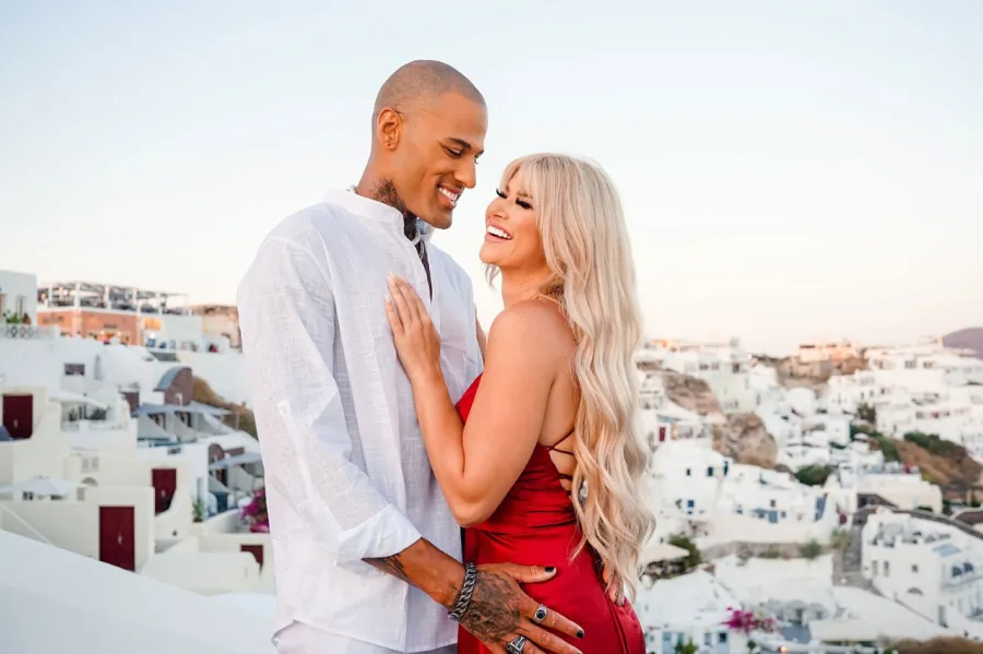 Bachelorette Alum Grant Kemp and Girlfriend Chloe Metcalfe Get Engaged in Greece