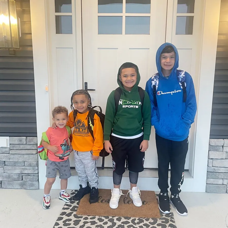 Back School 2022 Celeb Parents Celebrate Their Kids 1st Days Kailyn Lowry