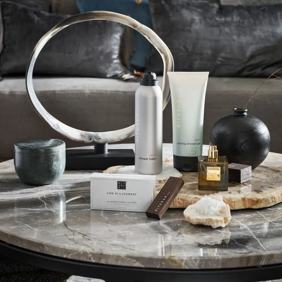 Buzzz-o-meter: Stars Are Buzzing About Empress 1908 Gin and More