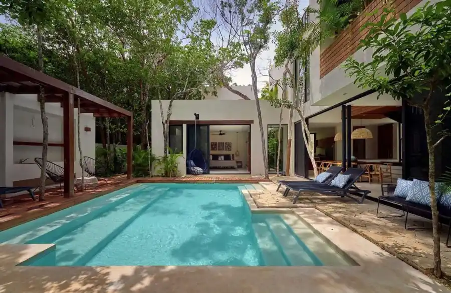 Buzzzz-o-Meter: Stars Are Buzzing About This Collagen-Focused Skincare Line