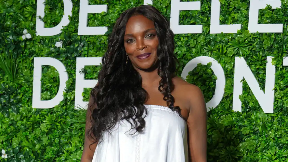 Chicago Med Star Marlyne Barrett Reveals She Has Uterine and Ovarian Cancer