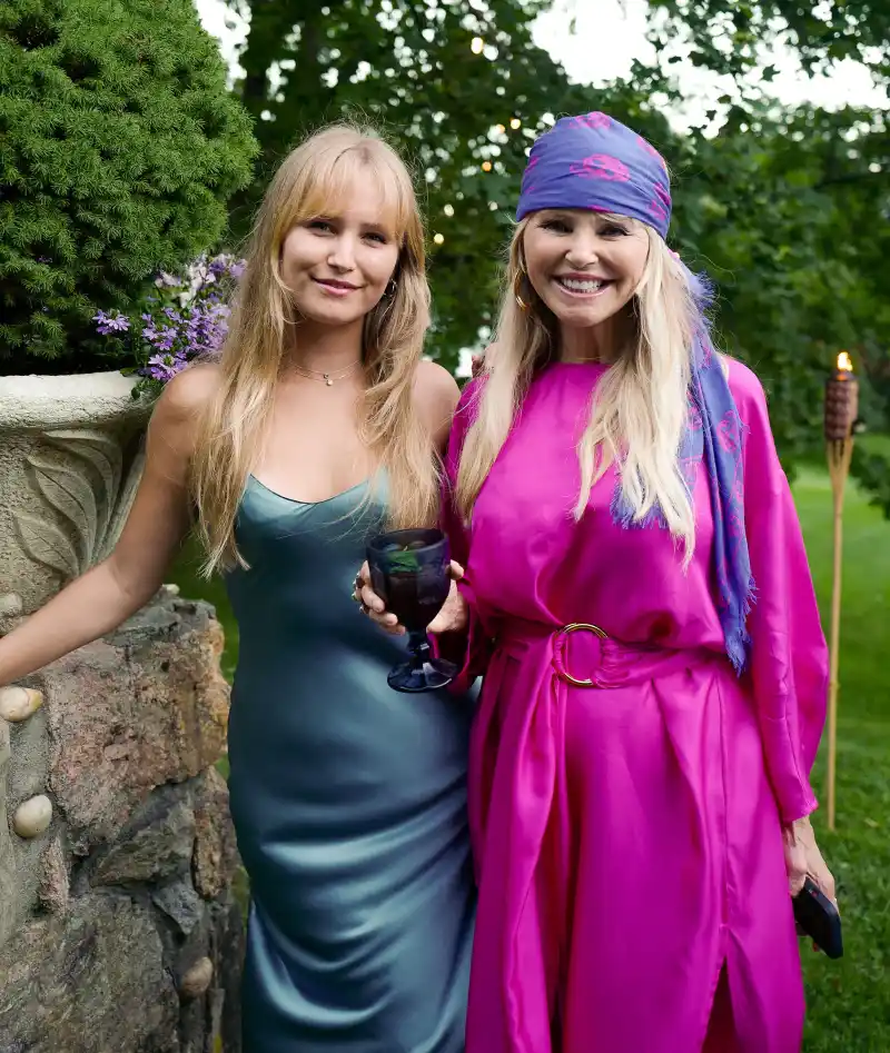 Christie Brinkley Hot Pics