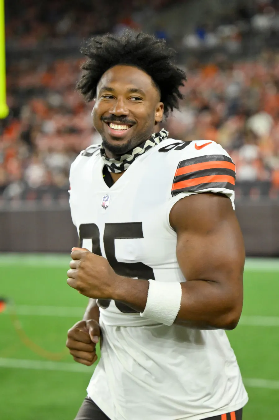 Cleveland Browns Player Myles Garrett Released From Hospital Following Car Crash