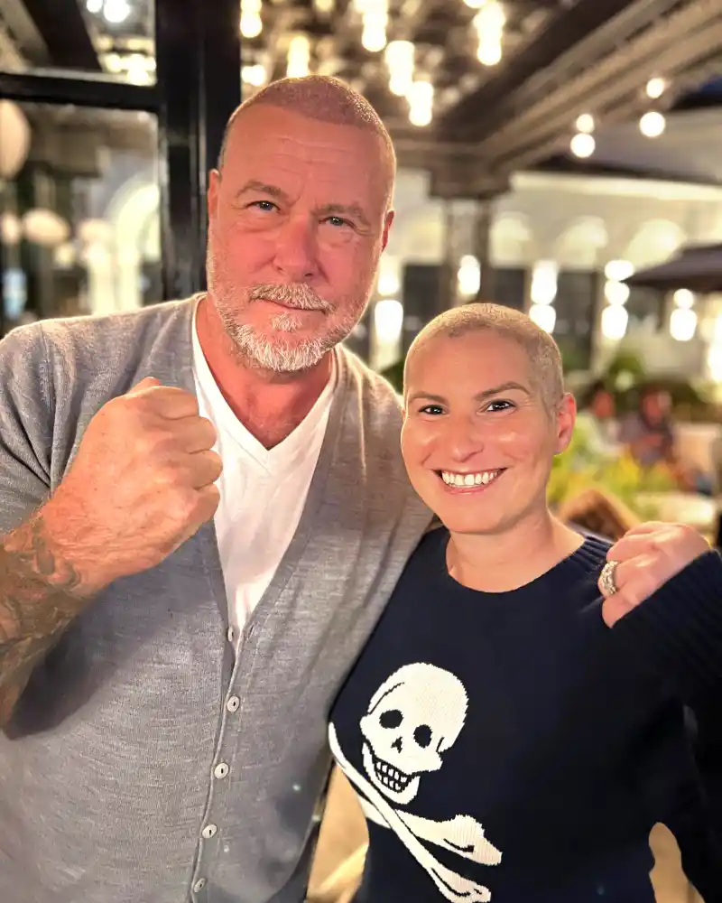 Dean McDermott Looks Very Different After Dramatic Haircut for a Good Cause