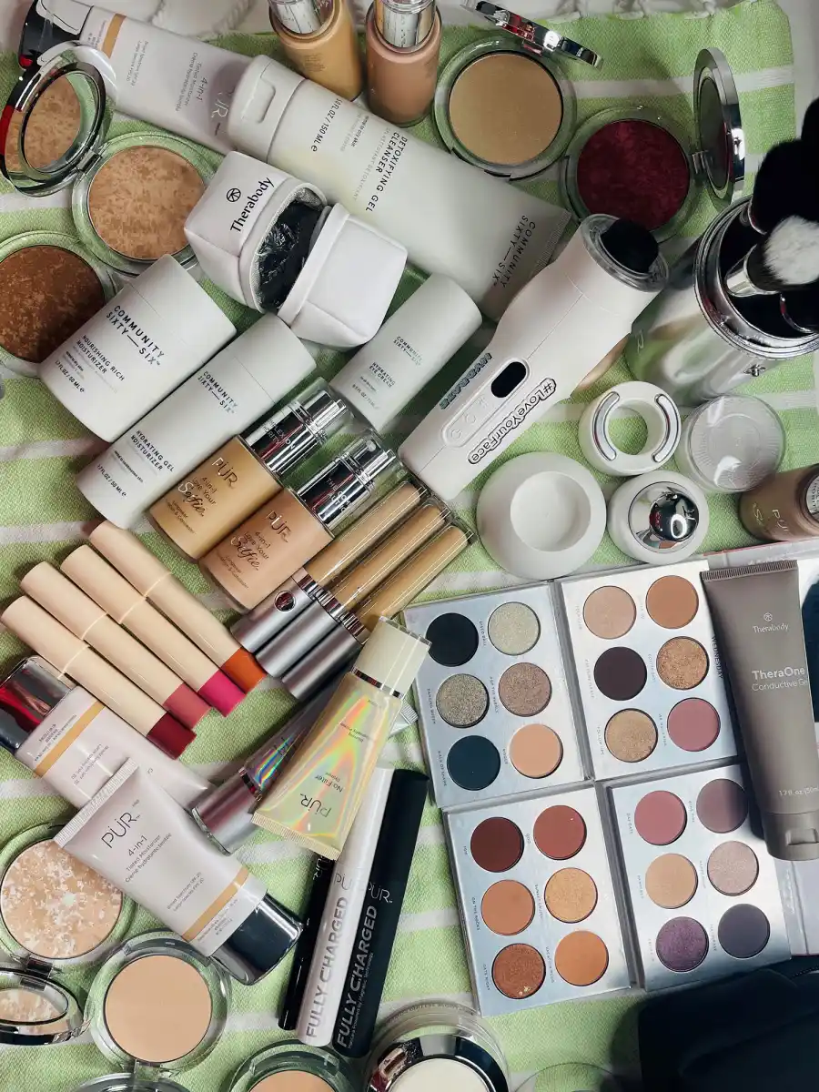 Exactly How Kaley Cuoco Got Her Emmys 2022 Candy Pink Makeup Look 4