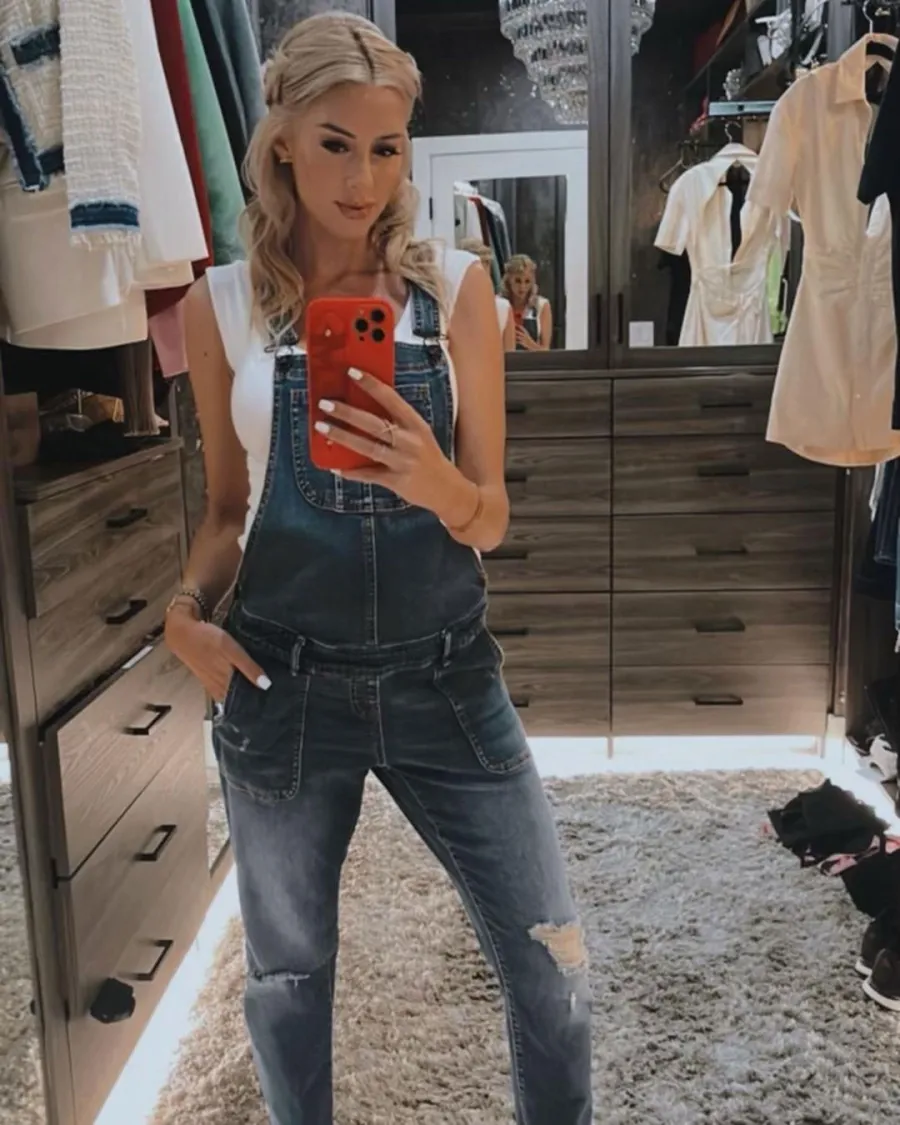 Heather Rae Young Baby Bump Album