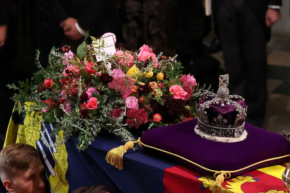 King Charles III Picked Out Floral Wreath, Wrote Letter for Queen Elizabeth II&rsquo;s Casket