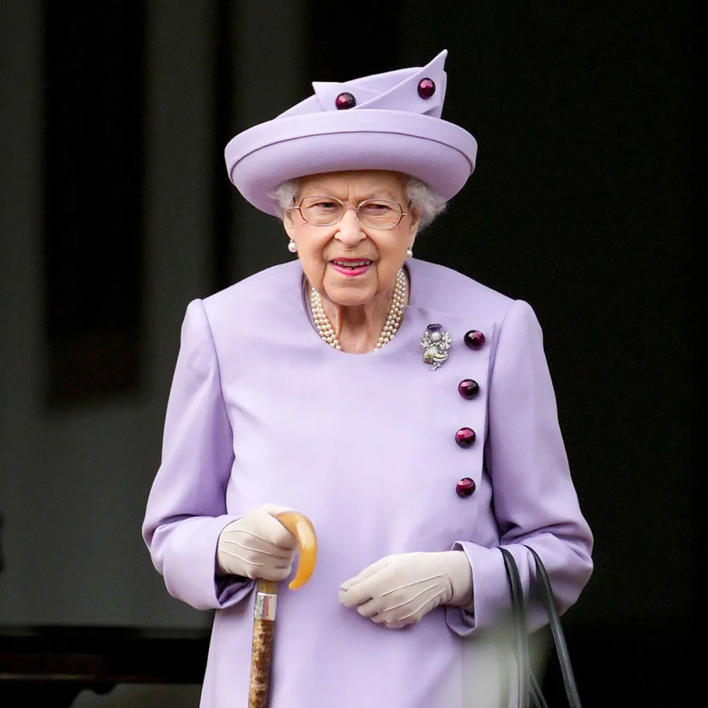 King Charles Waves to Mourners Before Queen Elizabeth II Procession 8