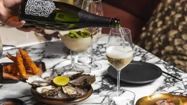 London's Mandarin Oriental Hotel Offers Decadent Brunch at The Aubrey