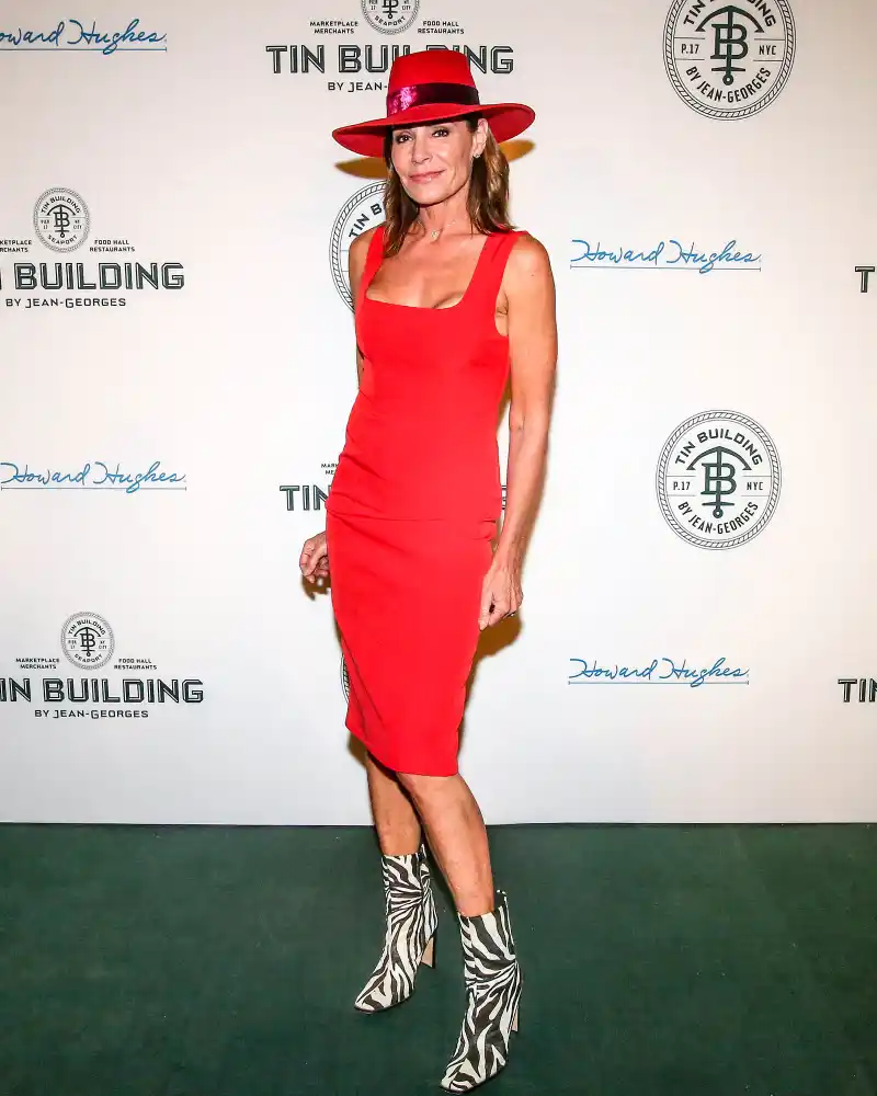 Luann de Lesseps Lady In Red Hot Pics