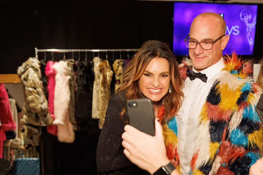Mariska Hargitay and Christopher Meloni What You Didn't See On TV Emmys 2022