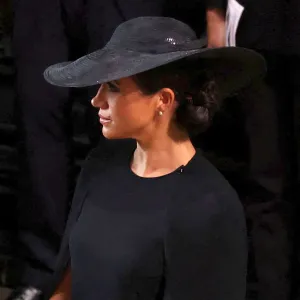 Meghan Markle Wears Jewelry From Queen Elizabeth II to Late Monarch’s Funeral 03