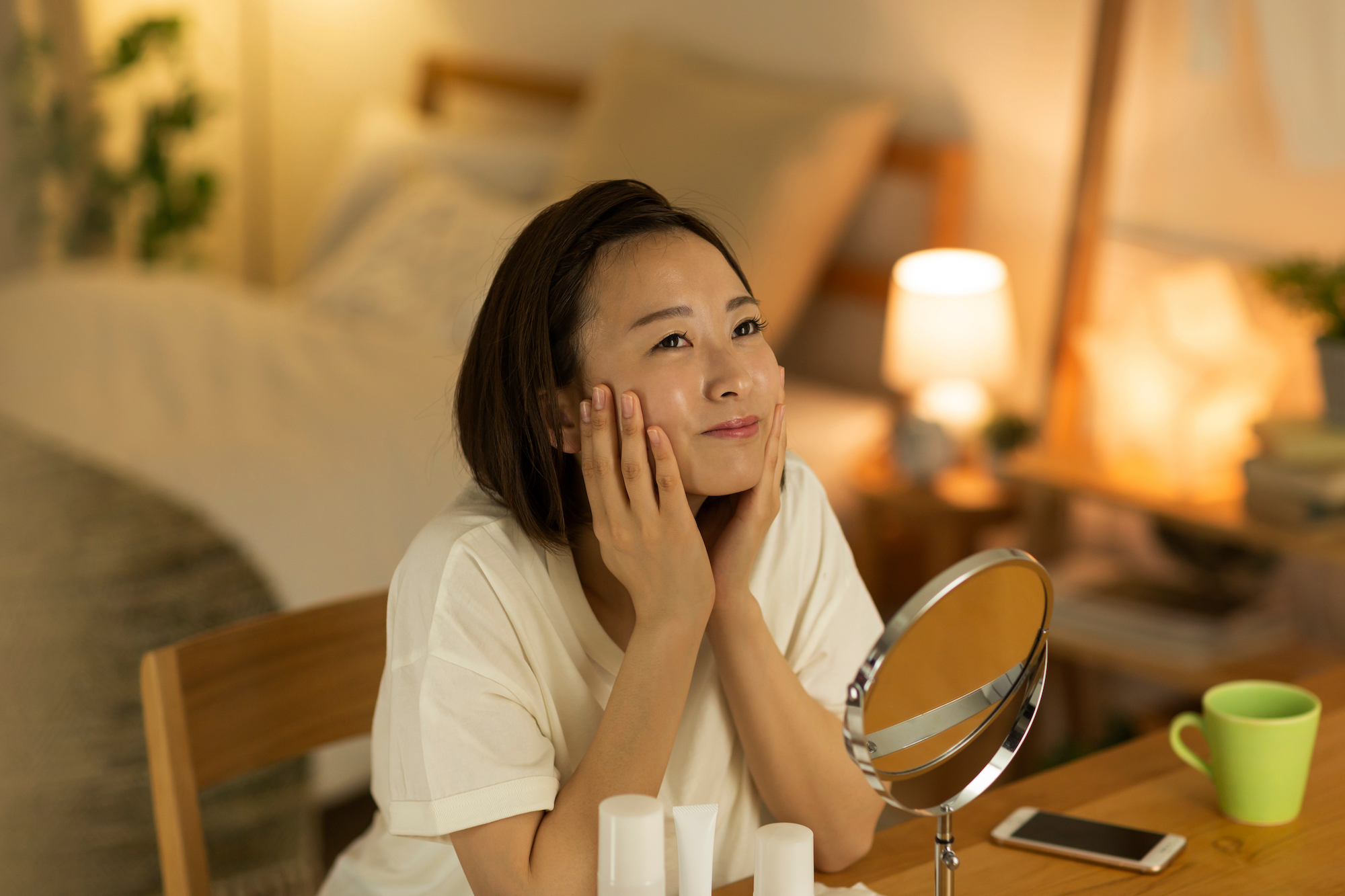 Nighttime-Skincare-Routine-Stock-Photo