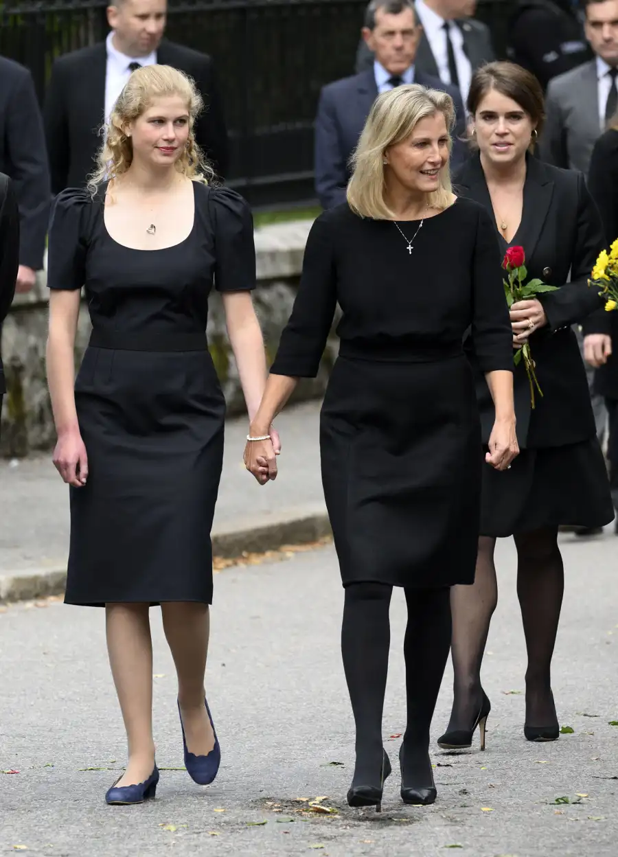 Princess Anne, Prince Andrew and Queen Elizabeth II's Grandchildren Visit Balmoral Tribute: Photos