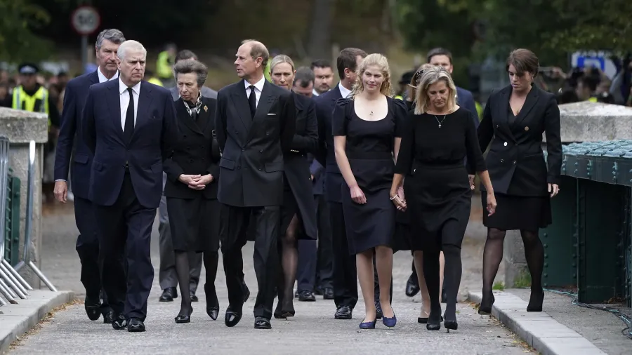 Princess Anne, Prince Andrew and Queen Elizabeth II's Grandchildren Visit Balmoral Tribute: Photos