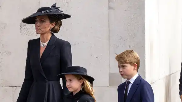 Princess Kate Reminds Prince George and Princess Charlotte to Curtsy After Queen Elizabeth II’s Funeral