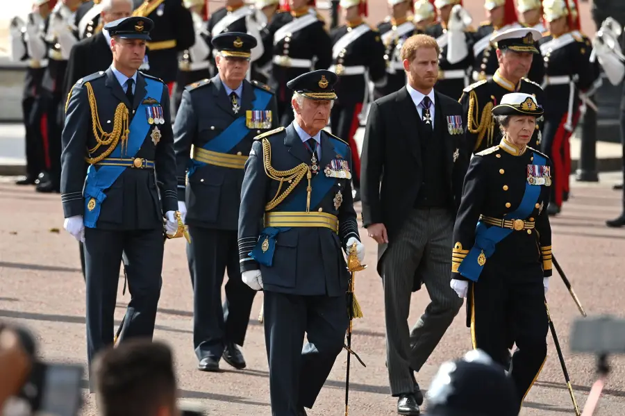 Queen Elizabeth II Coffin Procession 7