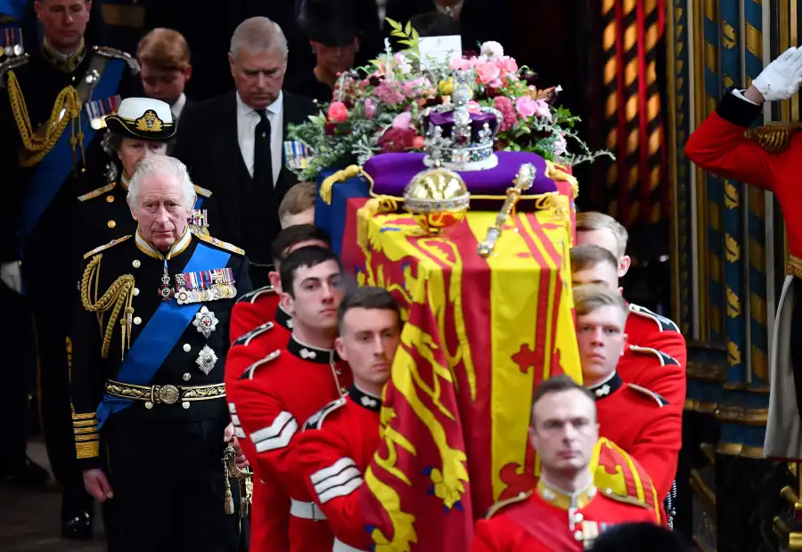 Queen Elizabeth II Funeral Every Emotional Photo 04