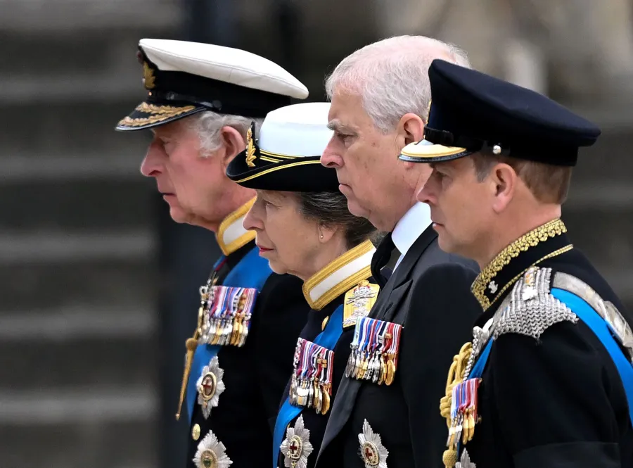 Queen Elizabeth II Funeral Every Emotional Photo 08