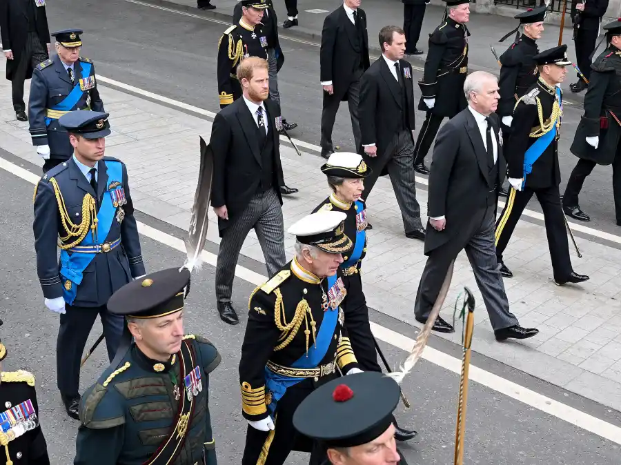 Queen Elizabeth II Funeral Every Emotional Photo 10