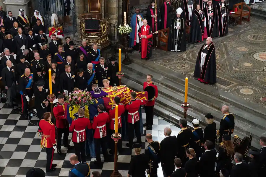Queen Elizabeth II Funeral Every Emotional Photo 26