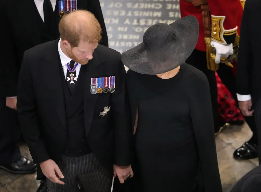 Queen Elizabeth II Funeral Every Emotional Photo 29