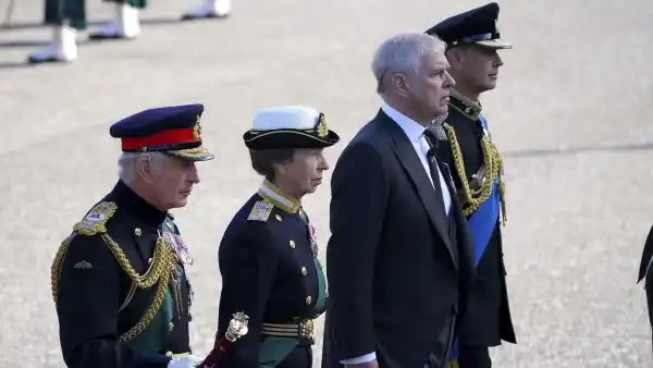 Queen Elizabeth II's 4 Children Walk Behind Her Coffin in Edinburgh