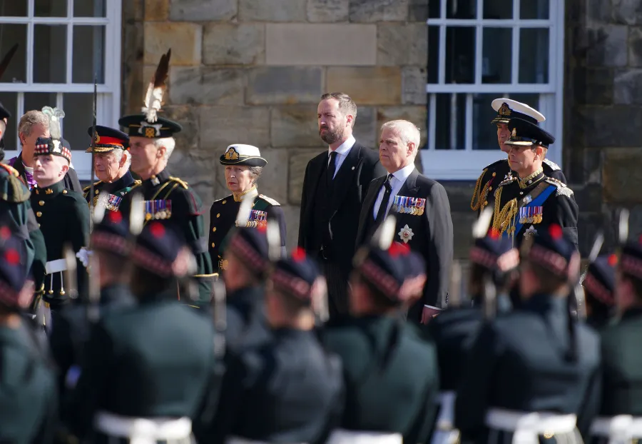 Queen Elizabeth II's 4 Children Walk Behind Her Coffin in Edinburgh