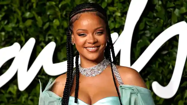 Rihanna Set to Play the Super Bowl 2022 Halftime Show