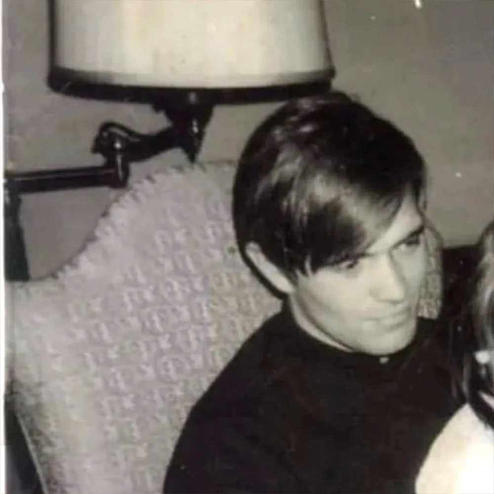 Sarah Jessica Parker Pays Tribute to Late Stepfather Paul Giffin Forste