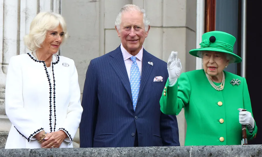 Who Will Inherit the Queen's Jewels