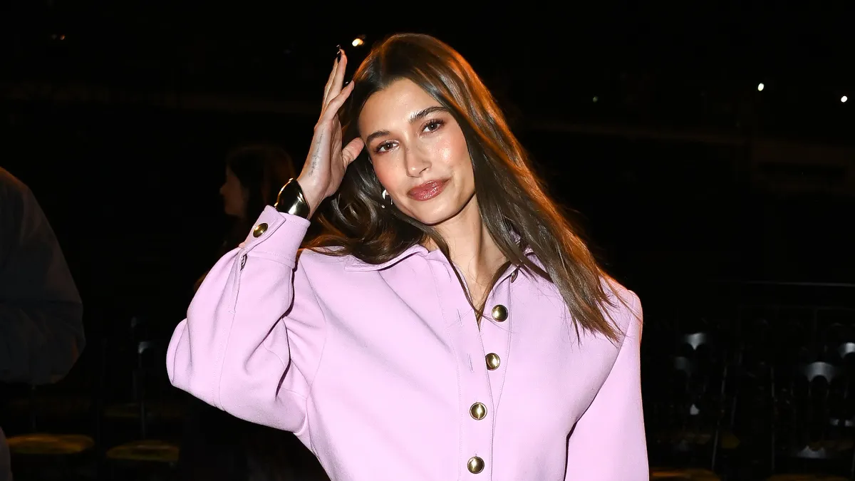 hailey-bieber-anastasia-brow-gel