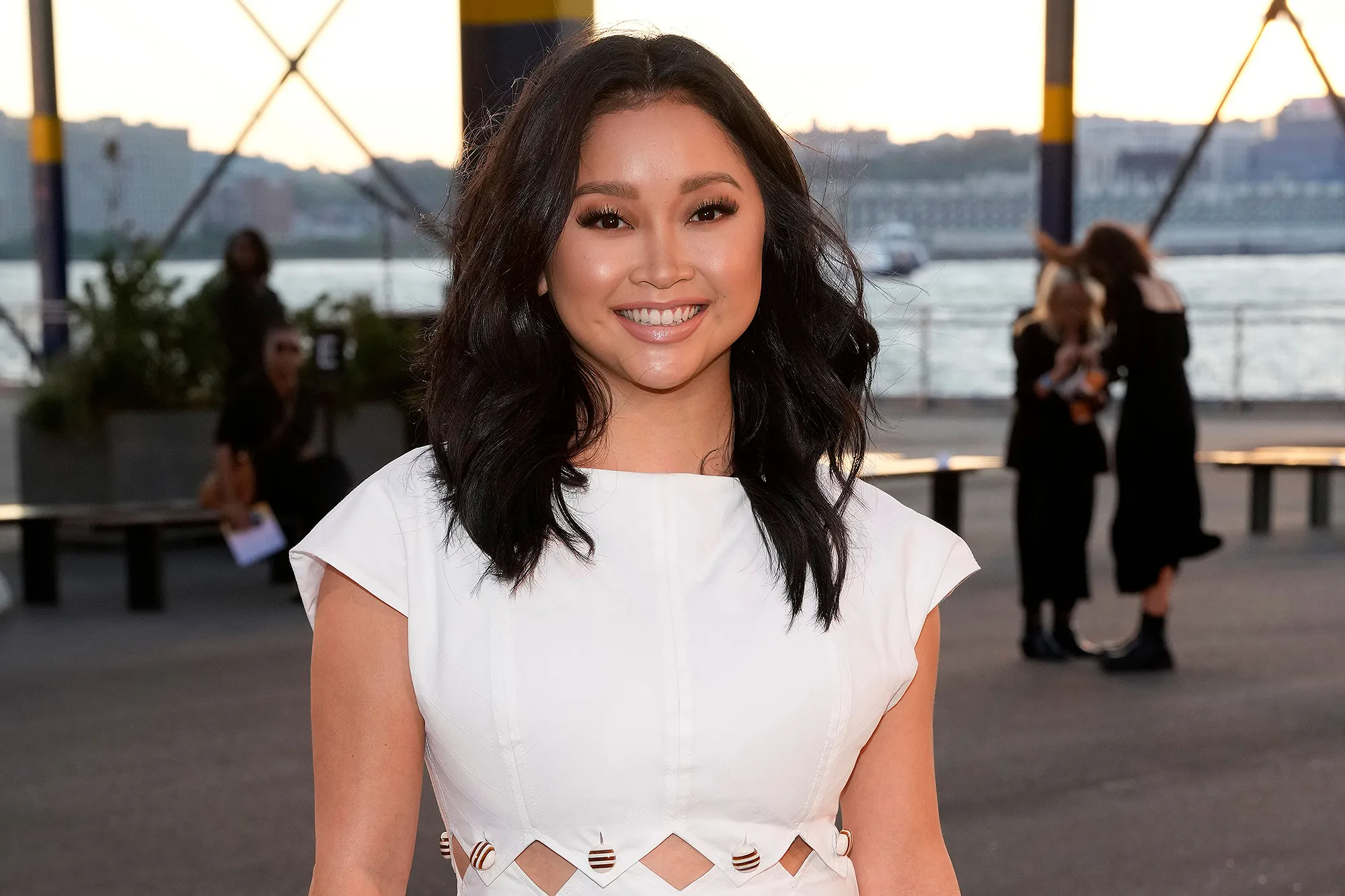 lana-condor-oribe-heat-protection-spray