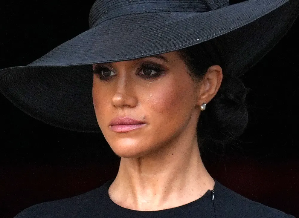 Meghan Markle Wipes Away Tears at Queen Elizabeth II&rsquo;s Funeral After Attending With Husband Prince Harry