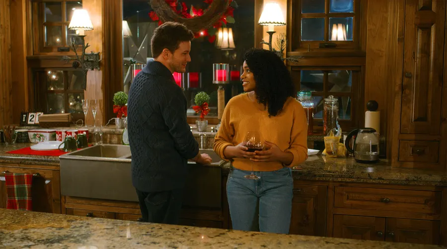 A Guide to Every Holiday Movie on TV This 2022 Season- Hallmark, Great American Media, Netflix, UPtv and More 09