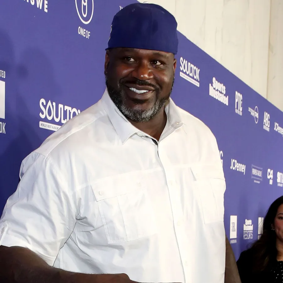 Adam Levine Cheating Allegations: Chrishell Stause, Em Rata and More React