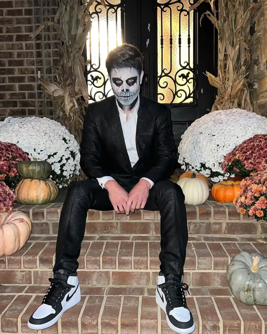 Best Celebrity Halloween Costumes in 2022 053