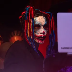 Best Celebrity Halloween Costumes of 2022- Jennifer Garner, Kylie Jenner and More 114