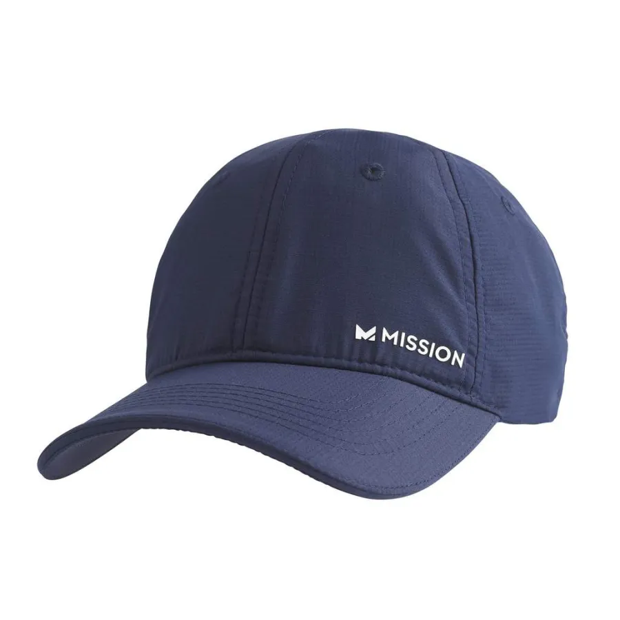 Buzzzz-o-meter: Tom Hardy’s Favorite Restaurant, Cloudy Bay Wine and More of What Hollywood is Buzzing About This Week