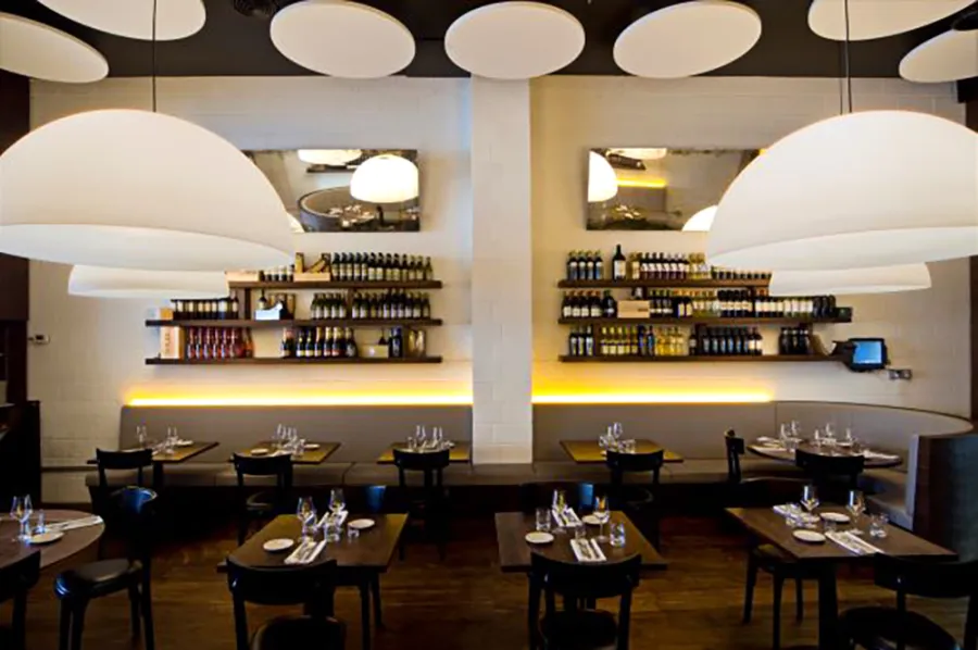 Buzzzz-o-meter: Tom Hardy’s Favorite Restaurant, Cloudy Bay Wine and More of What Hollywood is Buzzing About This Week