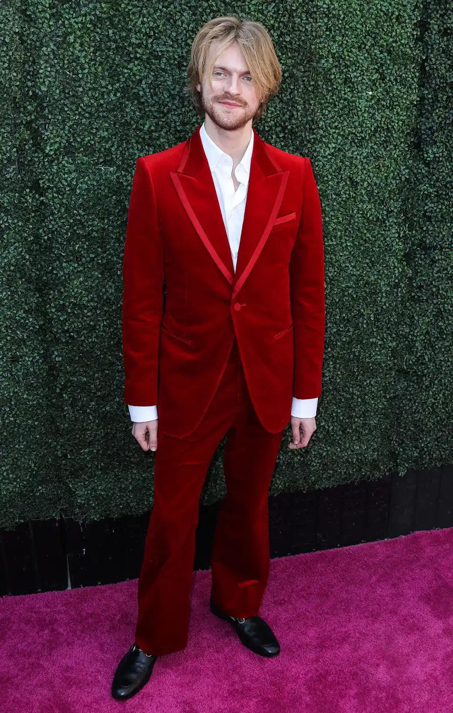 Finneas O’Connell Says He’s ‘Lucky to Be Alive’ After Electric Bike Accident 049