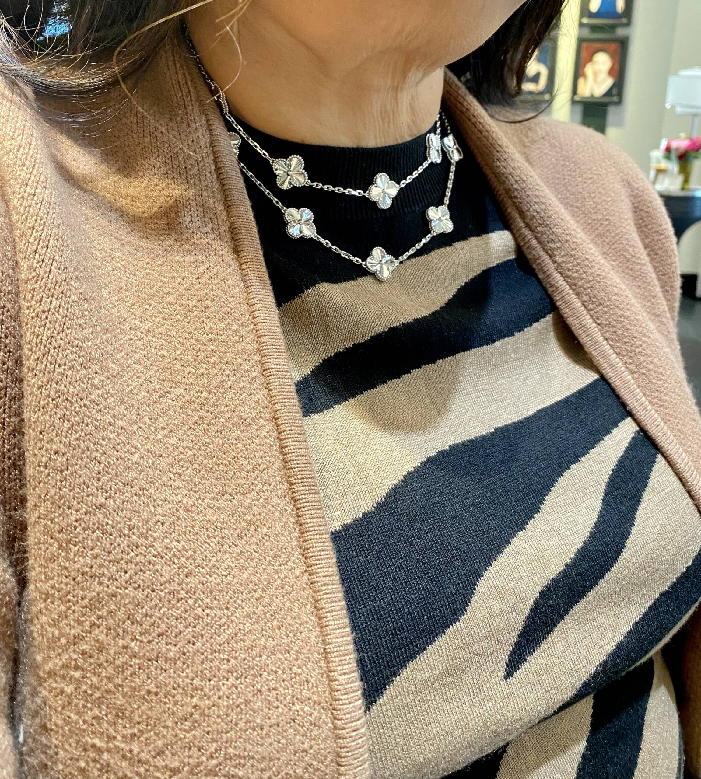 VCA Guilloche in white gold ,Van Cleef &amp; Arpels 10 Motif Guilloche White Gold