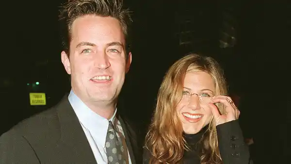 Jennifer Aniston ‘Always Took Time to Listen’ to Matthew Perry Amid Addiction Struggles 039 'Kissing A Fool' film premiere - 18 Feb 1998