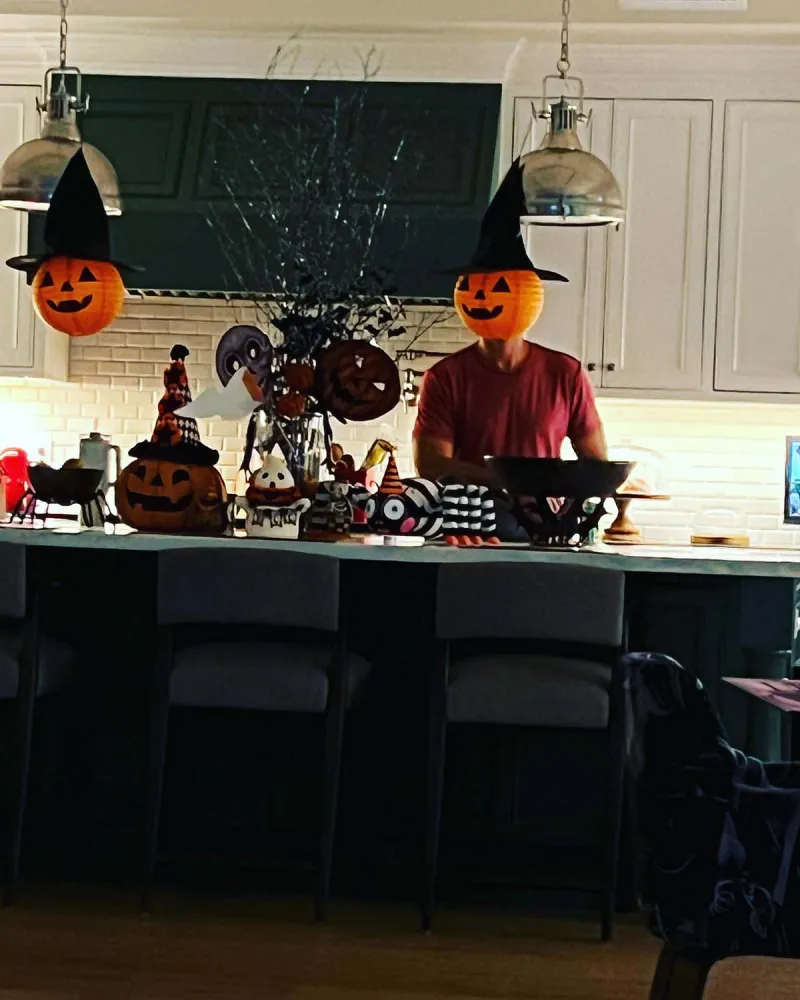 Jennifer Love Hewitt Shares Rare Photo of Husband Brian Hallisay